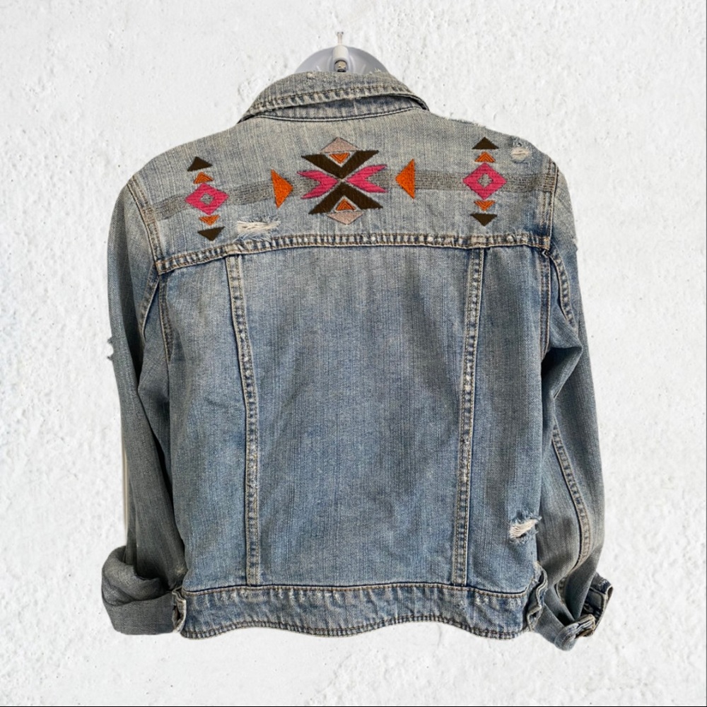 American Eagle AEO Boho Distressed Aztec Jacket M